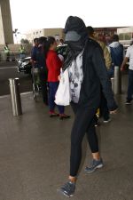 Nargis Fakhri Spotted At Airport on 17th Nov 2017 (3)_5a0fd1ef362a2.JPG