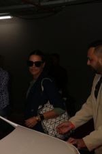 Neha Dhupia Spotted At Airport on 18th Nov 2017 (32)_5a102226ab371.JPG
