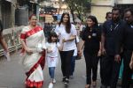 Aishwarya Rai Bachchan make late father_s birthday memorable with Day of Smile on 20th Nov 2017 (47)_5a13136674a23.JPG