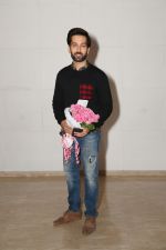 Nakuul Mehta at a party for Ed Sheeran hosted by Farah Khan at her house on 19th Nov 2017 (60)_5a130c494e898.jpg