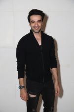 Punit Malhotra at a party for Ed Sheeran hosted by Farah Khan at her house on 19th Nov 2017 (27)_5a130c75c95bb.jpg