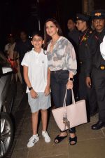 Sonali Bendre at Aaradhya Bachchan_s birthday party at Pratiksha on 19th Nov 2017 (27)_5a1304fa4befd.jpg