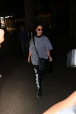  Shraddha Kapoor Spotted At Airport on 22nd Nov 2017 (8)_5a164a9f36339.JPG
