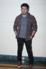 Kapil Sharma Spotted During Promotional Interview For Film Firangi on 23rd Nov 2017 (8)_5a16dfc361ebe.JPG