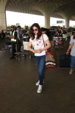 Zareen Khan Spotted At Airport on 22nd Nov 2017 (11)_5a164b3a86644.JPG