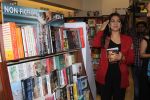 Juhi Chawla at the Launch Of Book Bheem on 30th Nov 2017 (26)_5a20cca5b5f22.JPG