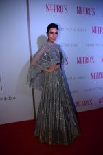 Karisma Kapoor at the Opening Of Neeru Store on 30th Nov 2017 (31)_5a20f2e07218f.JPG
