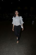 Prachi Desai Spotted At Airport on 1st Dec 2017 (11)_5a221a3c02ea0.JPG