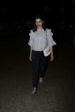 Prachi Desai Spotted At Airport on 1st Dec 2017 (19)_5a221a41dc141.JPG