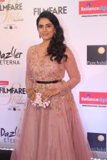 Sonali Kulkarni at the Red Carpet Of Filmfare Glamour & Style Awards on 1st Dec 2017 (49)_5a224a8fc1cd5.JPG