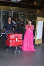Bharti Singh and Harsh Limbachiyaa spotted in Mumbai After Marriage on 6th Dec 2017 (50)_5a281d9c7b80e.JPG
