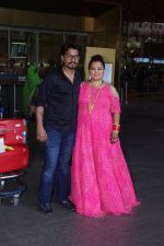 Bharti Singh and Harsh Limbachiyaa spotted in Mumbai After Marriage on 6th Dec 2017 (62)_5a281d1dabaeb.JPG