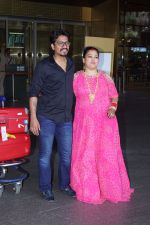 Bharti Singh and Harsh Limbachiyaa spotted in Mumbai After Marriage on 6th Dec 2017 (68)_5a281da2617fd.JPG
