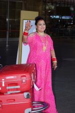 Bharti Singh and Harsh Limbachiyaa spotted in Mumbai After Marriage on 6th Dec 2017 (70)_5a281d2008ebc.JPG