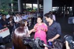 Bharti Singh and Harsh Limbachiyaa spotted in Mumbai After Marriage on 6th Dec 2017 (71)_5a281da305bdf.JPG