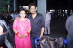 Bharti Singh and Harsh Limbachiyaa spotted in Mumbai After Marriage on 6th Dec 2017 (75)_5a281d21de6c6.JPG