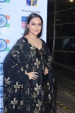 Sonakshi Sinha Attend The Awards Night For Its Short Film Festival Based On Women_s Safety & Empowerment on 8th Dec 2017 (8)_5a2be58490402.JPG