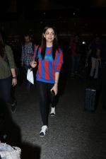 Yami Gautam Spotted At Airport on 8th Dec 2017 (4)_5a2be5a12498b.JPG