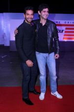 Gaurav Kapoor, Angad Bedi at the Red Carpet Of The Screening Of Amazon Original The Grand Tour Hosted By Anil Kapoor on 10th Dec 2017 (105)_5a2dff223ea59.JPG