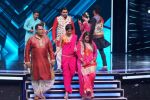 Geeta Kapoor, Shilpa Shetty on the sets of Super Dancer Chapter 2 on 11th Dec 2017 (425)_5a2f657755492.JPG