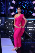 Shilpa Shetty on the sets of Super Dancer Chapter 2 on 11th Dec 2017 (440)_5a2f659ce89f6.JPG