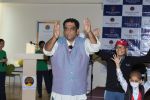 Anurag Basu With 40 Kids Fighting Cancer From Tata Memorial Centre on 14th Dec 2017 (29)_5a33722ca5bf6.JPG