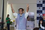 Anurag Basu With 40 Kids Fighting Cancer From Tata Memorial Centre on 14th Dec 2017 (30)_5a33722d614e7.JPG