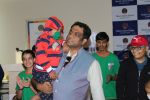 Anurag Basu With 40 Kids Fighting Cancer From Tata Memorial Centre on 14th Dec 2017 (32)_5a33749d07e91.JPG