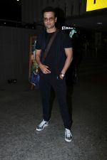 Rohit Roy Spotted At Airport on 14th Dec 2017 (8)_5a3372b059c5f.JPG