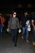 Malaika Arora Spotted At Airport on 16th Dec 2017 (12)_5a35211dca63f.JPG