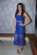 Kriti Sanon Shared Her Christmas & New Year Plans For 2017 on 22nd Dec 2017 (2)_5a3f7a99a89c3.JPG