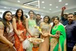 Catherine Tresa, Mehareen, Shalini Pandey launch KLM Fashion Mall at Vizag on 25th Dec 2017 (77)_5a41e25a63536.jpg