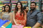 Catherine Tresa, Mehareen, Shalini Pandey launch KLM Fashion Mall at Vizag on 25th Dec 2017 (90)_5a41e25c8cf07.jpg