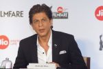 Shah Rukh Khan at 63rd Jio Filmfare Awards 2018 Press Conference on 26th Dec 2017 (138)_5a4331833dcf1.JPG