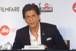 Shah Rukh Khan at 63rd Jio Filmfare Awards 2018 Press Conference on 26th Dec 2017 (141)_5a433187906b4.JPG