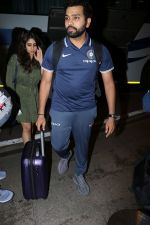 Rohit Sharma spotted at Airport on 27th Dec 2017 (12)_5a44c1fda6f5a.JPG