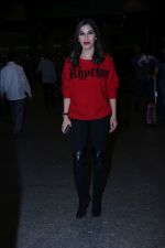 Sophie Choudry Spotted At Airport on 27th Dec 2017 (3)_5a44c215e8f96.JPG