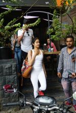 Janhvi Kapoor Spotted at Kitchen Garden,Bandra on 29th Dec 2017(22)_5a4719a1c7b8e.JPG