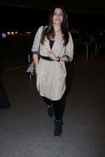 Shama Sikander Spotted At Airport on 29th Dec 2017 (9)_5a471a88b0e07.JPG