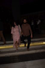Shruti Haasan and her boyfriend spotted at bkc bandra on 31st Dec 2017 (8)_5a4b2851daefd.JPG