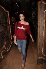 Kriti Sanon and Sister Nupur Sanon Spotted At Spa In Juhu on 4th Jan 2018 (7)_5a4f15dfeea95.JPG
