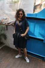 Gauri Shinde at the Red Carpet of Kanta Motwani_s Kromakay completing 17 years celebration on 21st Jan 2018 (65)_5a659328e9bfd.jpg