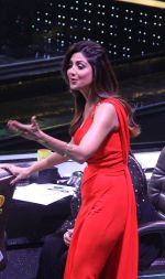 Shilpa Shetty at Super Dancer Show On Location on 22nd Jan 2018 (20)_5a66d94ed7deb.jpg