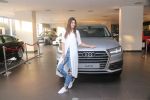 Kriti Sanon Taking The Delivery Of The Audi Q7 on 25th Jan 2018 (9)_5a6ad0b85636a.JPG