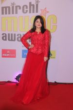 Zaira Wasim at Mirchi Music Awards in NSCI, Worli, Mumbai on 28th Jan 2018 (88)_5a6ec227e1b64.JPG