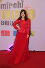 Zaira Wasim at Mirchi Music Awards in NSCI, Worli, Mumbai on 28th Jan 2018 (89)_5a6ec2287e573.JPG