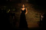 Kareena kapoor Khan showstopper For Designer Anamika Khanna At Lakme Fashion Week Finale 18 on 4th Feb 2018 (5)_5a781d4dd2ac7.jpg