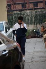 Shahid Kapoor Spotted at sucasa bandra for shoot on 7th Feb 2018 (9)_5a7c04201d811.JPG