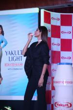Shilpa Shetty unveil new Yakult Light product by Azhar Khan in Novotel on 8th Feb 2018 (89)_5a7c53824083b.JPG