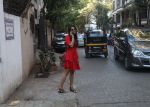 Pooja Hegde Spotted At Dinesh Vijan_s Maddok Production_s Office in Khar on 12th Feb 2018 (4)_5a82e74ee8fab.jpeg
